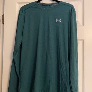 Men’s Under Armour (UA) long sleeve shirt size L